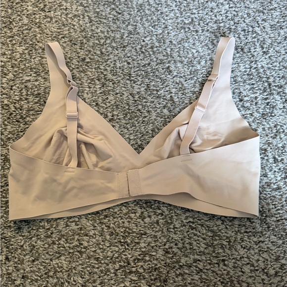 SKIMS Tan Seamless Bra Intimates & Sleepwear - Picture 2 of 3